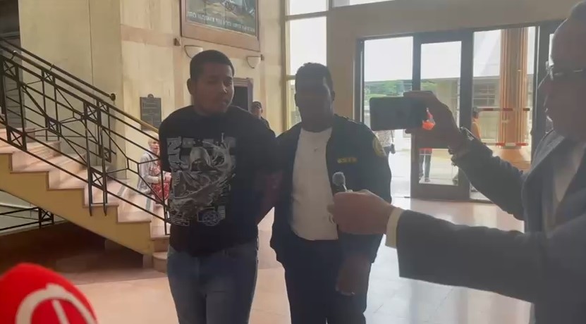 Dictan tres meses de prisión preventiva contra hombre acusado de asesinar una venezolana en Santiago