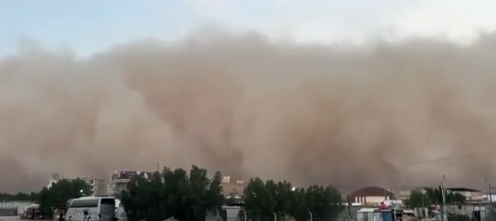 Más de 3.700 hospitalizados en Irak por asfixia debido a una gran tormenta de arena