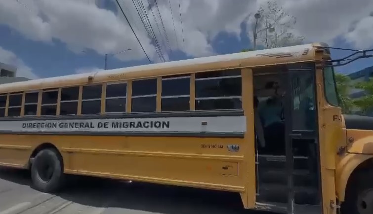 Migración detiene mujeres dominicanas, haitianas, bolivianas e italianas en hospitales durante operativo nacional