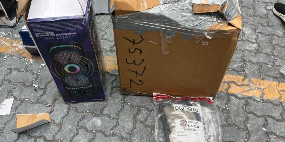 DNCD Y DGA ocupan un paquete de marihuana y otras pertenencias en Haina