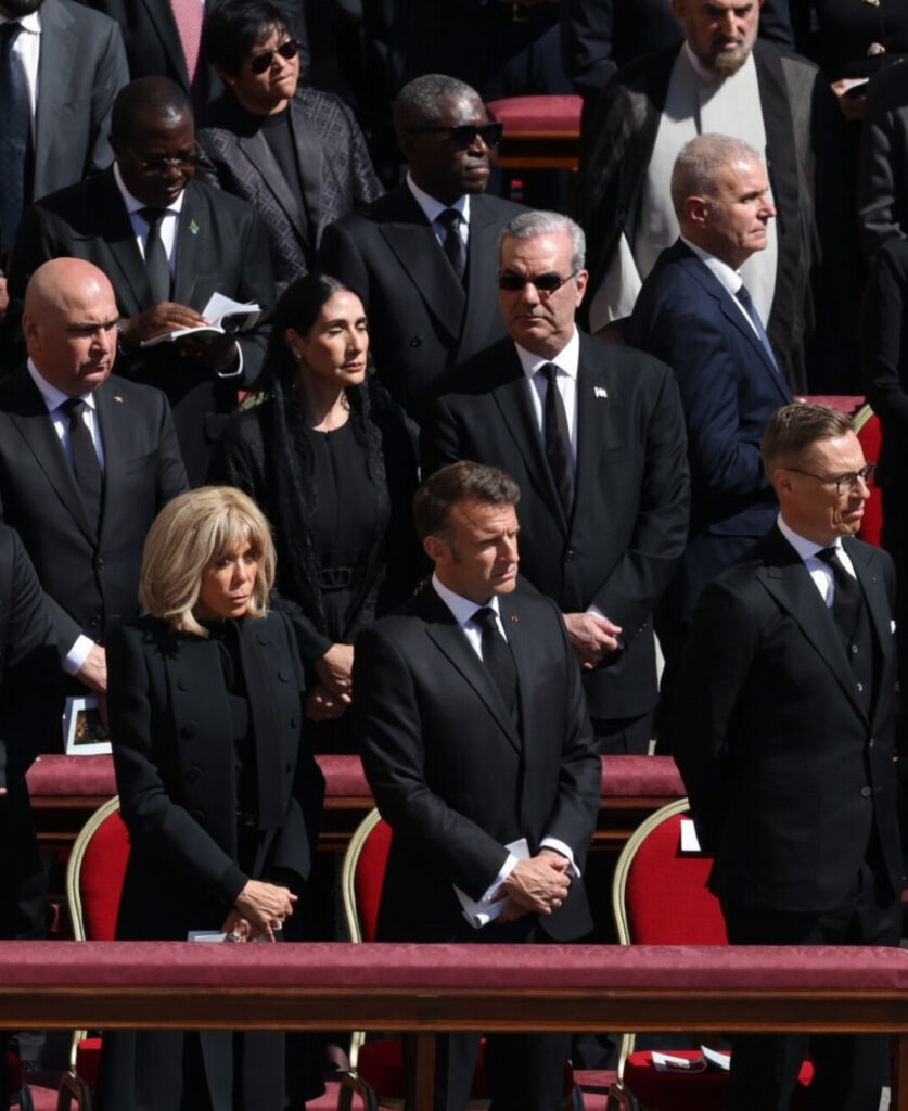 Más de 250,000 personas y líderes mundiales despiden al papa Francisco durante funeral en la plaza San Pedro | 1 | Más de 250,000 personas y líderes mundiales despiden al papa Francisco durante funeral en la plaza San Pedro | De Último Minuto