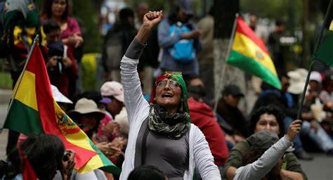 Mujeres presentan propuestas de igualdad a partidos con miras a las elecciones en Bolivia