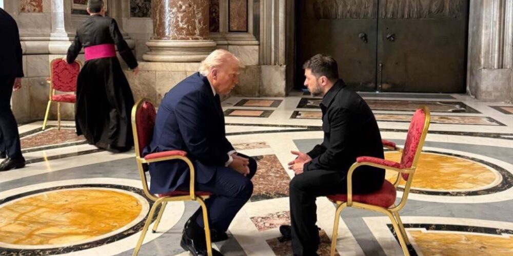 Trump y Zelenski se reunieron antes del funeral del papa en la basílica de San Pedro
