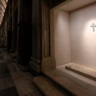 Unas 20.000 personas han pasado por Santa María la Mayor para ver la tumba de Francisco