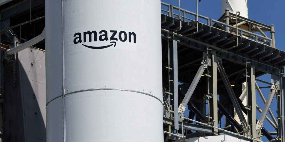 Despegan con éxito los primeros satélites de Internet de Amazon