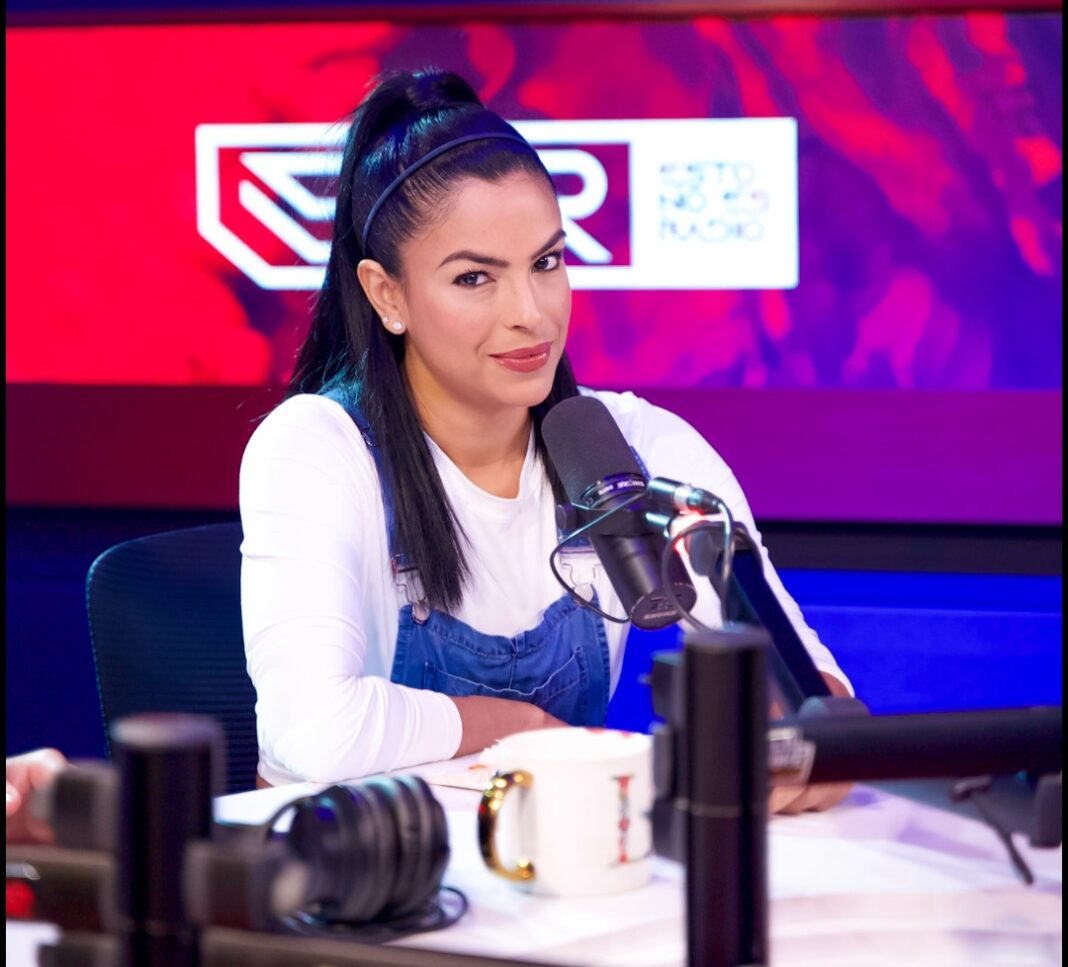 Lizbeth Santos a figuras de las redes: “hay un momento de la vida donde usted debe callarse. Es valido que usted se quite”
