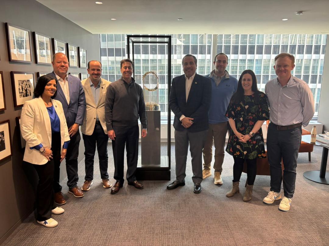 Oficina del Comisionado de MLB ve positiva inversión del Gobierno a través del INEFI en béisbol escolar - Noticias de hoy en República Dominicana | De Último Minuto