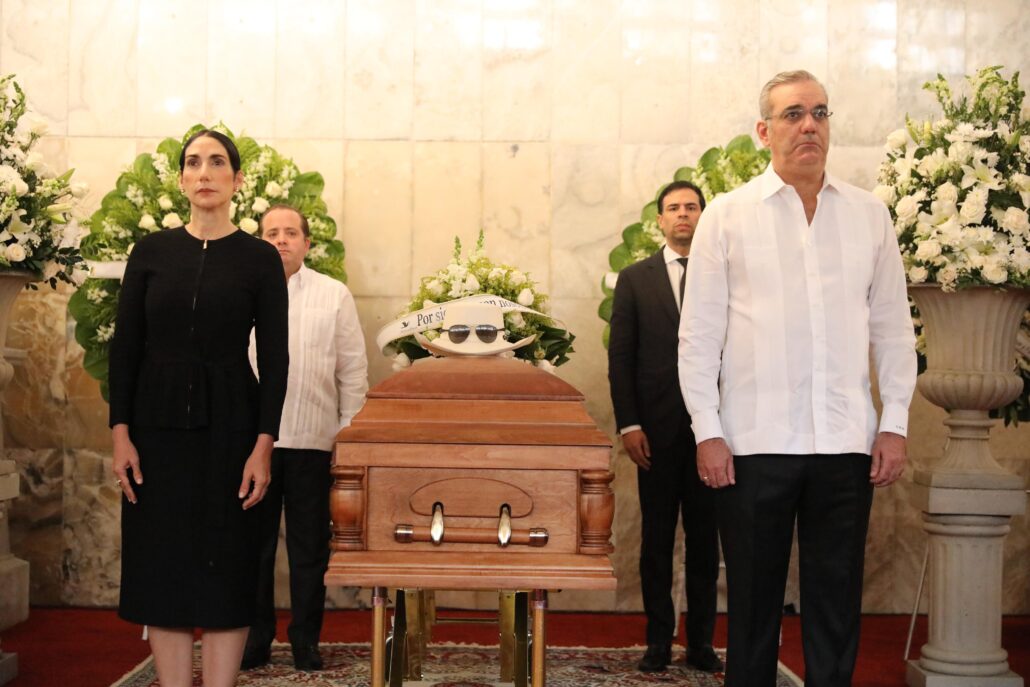 Presidente Abinader asiste a homenaje póstumo del destacado merenguero Rubby Pérez