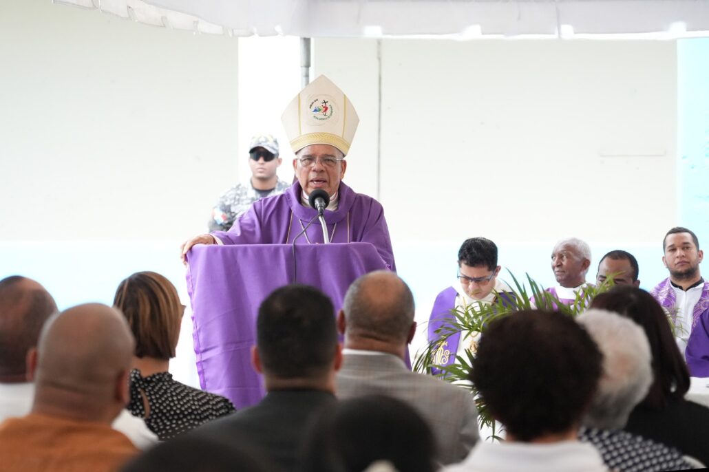 Monseñor Francisco Ozoria: “Somos peregrinos de la esperanza”