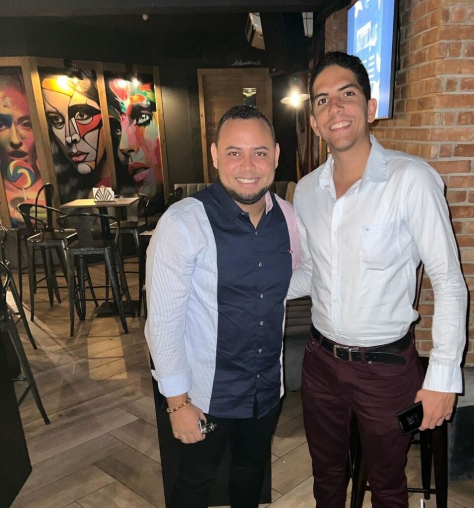 Rhoyer Hernández, el camarero de las buenas atenciones que murió en la tragedia del Jet Set | 3 | Rhoyer Hernández, el camarero de las buenas atenciones que murió en la tragedia del Jet Set - Noticias de hoy en República Dominicana | De Último Minuto