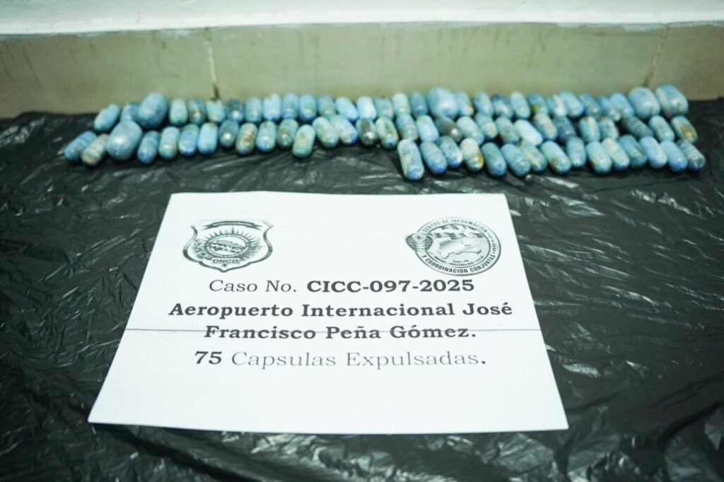 Detienen a nacional francés en el AILA con 75 cápsulas de cocaína en el estómago | 2 | Detienen a nacional francés en el AILA con 75 cápsulas de cocaína en el estómago - Noticias de hoy en República Dominicana | De Último Minuto