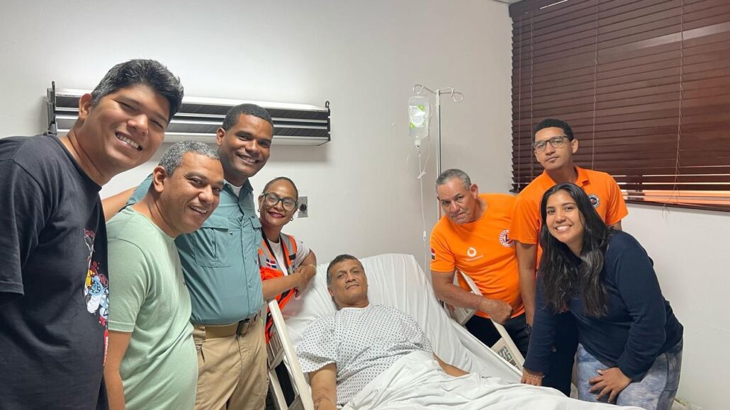 Sobreviviente de la tragedia del Jet Set se reencuentra con sus rescatistas de Defensa Civil