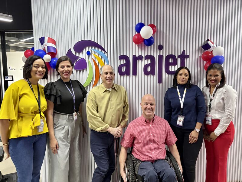 Arajet capacita a sus líderes de Servicio al Cliente para brindar mejor atención a personas discapacitadas