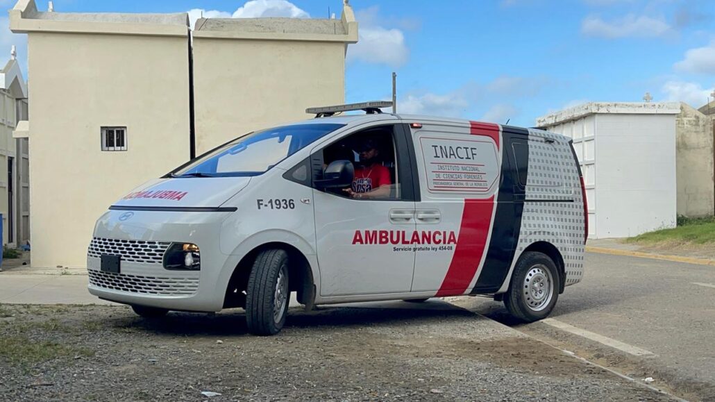Muere joven tras ser atacado a tiros en Santiago
