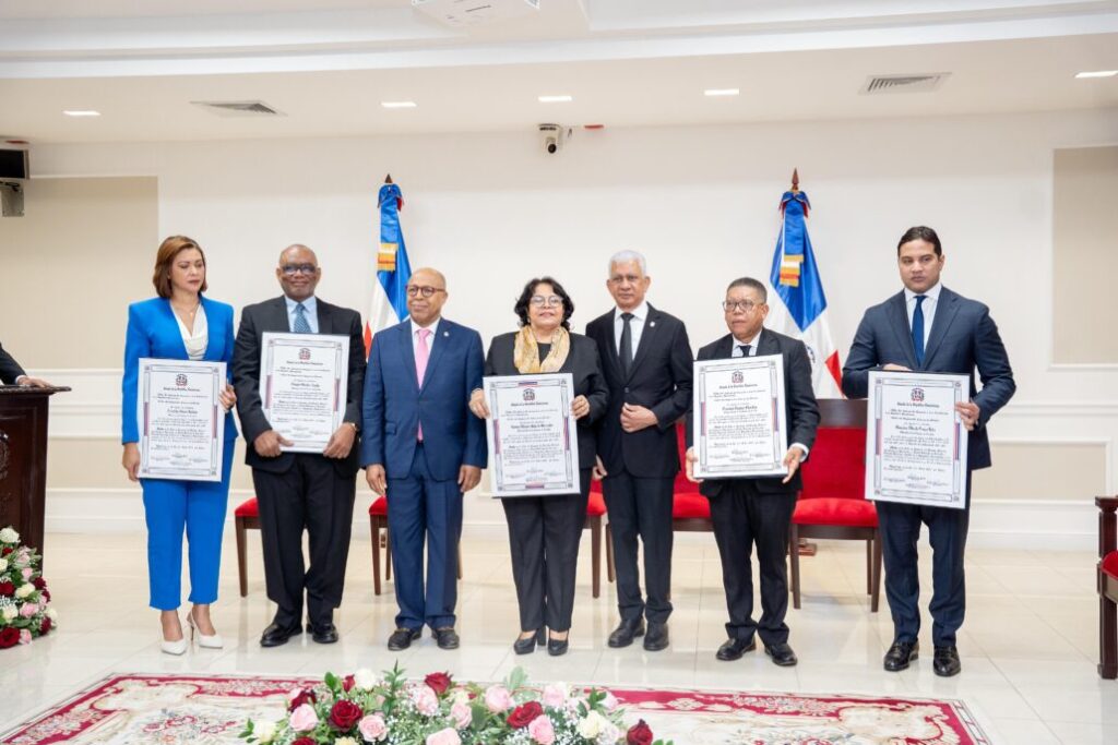 Senado juramenta y posesiona a los nuevos miembros de la Cámara de Cuentas | 3 | Senado juramenta y posesiona a los nuevos miembros de la Cámara de Cuentas - Noticias de hoy en República Dominicana | De Último Minuto