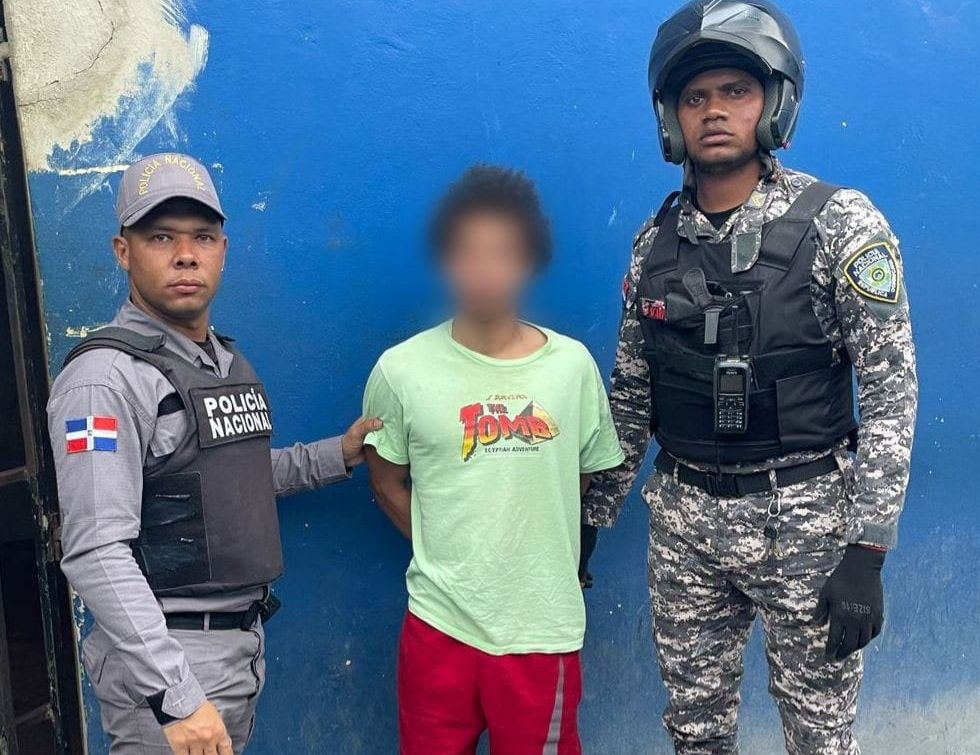 PN apresa a hombre con 97 porciones de drogas en Villa Hermosa, La Romana
