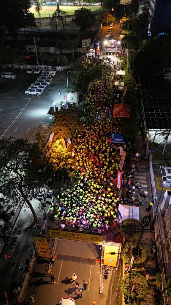 Éxito total en la 5K Night Run 2025 dirigida por Andrés Reyes | De Último Minuto