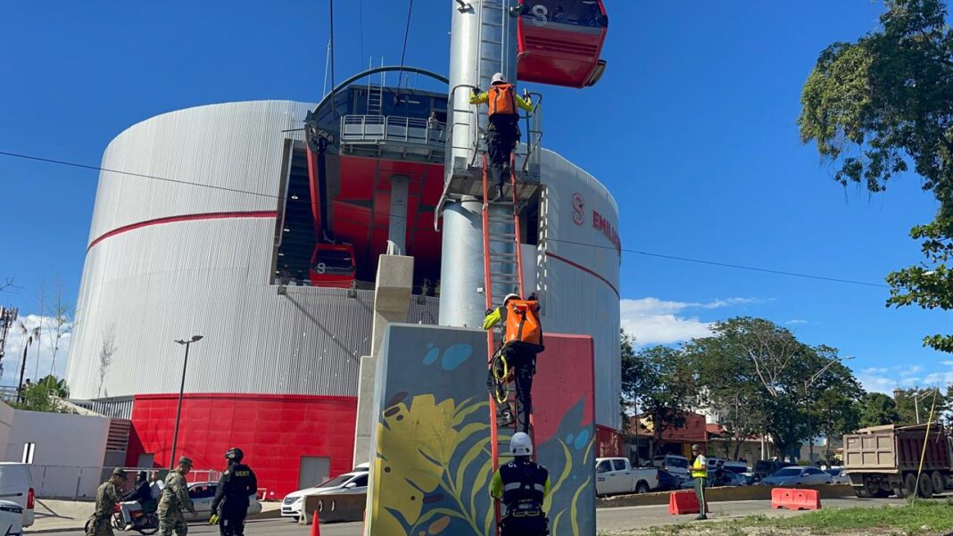 Realizan simulacro en el teleférico de Santiago
