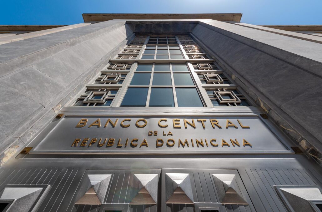 El Banco Central resalta que el peso se aprecia frente al dólar estadounidense