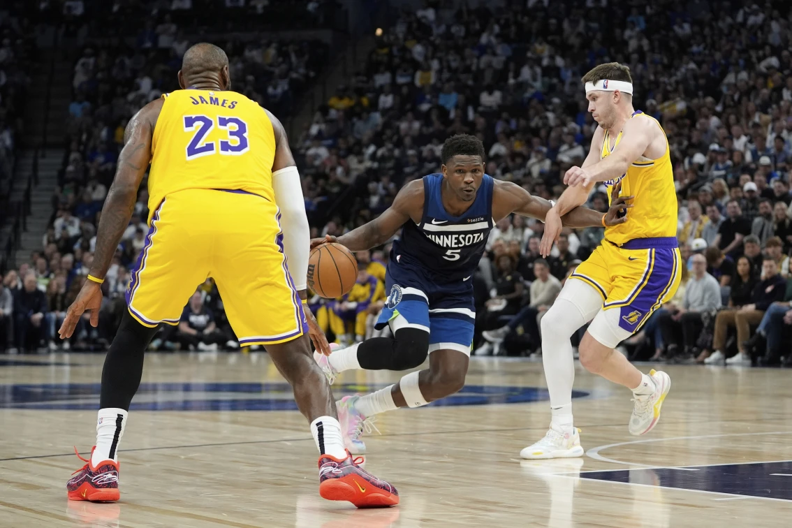 Timberwolves se imponen 116-104 a Lakers con brillante actuación de McDaniels y toman ventaja en la serie - Noticias de hoy en República Dominicana | De Último Minuto
