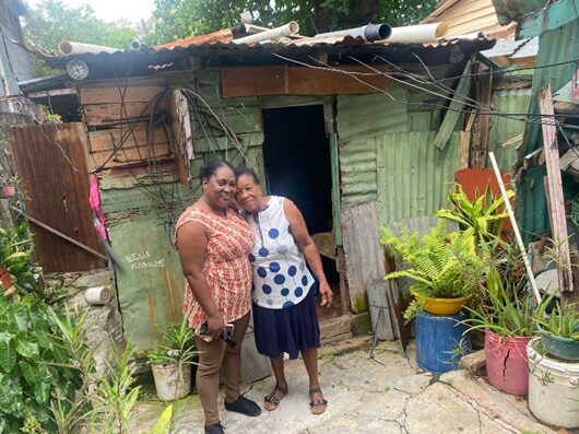 Bajo El Foco presenta: la casa de doña Julia se cae a pedazos - Noticias de hoy en República Dominicana | De Último Minuto