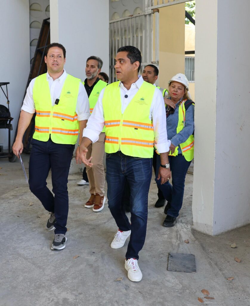 Ministros Carlos Bonilla y Kelvin Cruz supervisan remodelación del Centro Olímpico - Noticias de hoy en República Dominicana | De Último Minuto