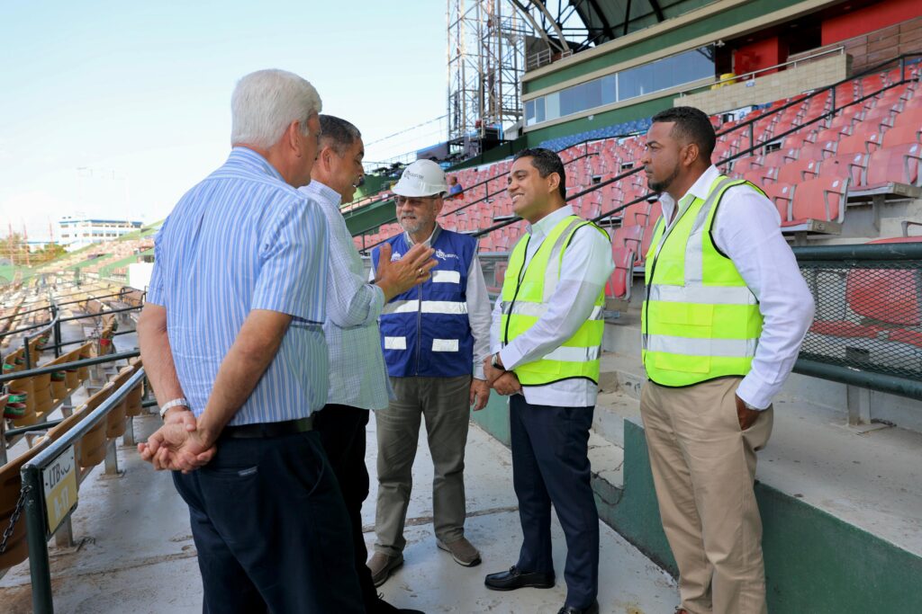 Kelvin Cruz y director de Onesvie evaluarán todas las instalaciones deportivas del país | 2 | Kelvin Cruz y director de Onesvie evaluarán todas las instalaciones deportivas del país - Noticias de hoy en República Dominicana | De Último Minuto