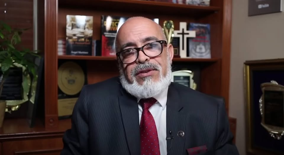 Solicitan levantamiento de impedimento de salida para Ángel Martínez por motivos