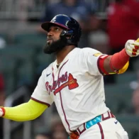 Ozuna deja en el terreno a los Rojos tras joya de 10 ponches de Chris Sale - Noticias de hoy en República Dominicana | De Último Minuto