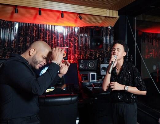 Ala Jazá, grabó un tributo a Rubby Pérez en donde interpretó sus más emblemáticos temas musicales, entre ellos “Volveré”, el cual cantó junto a su adolescente hijo Enyanuel.