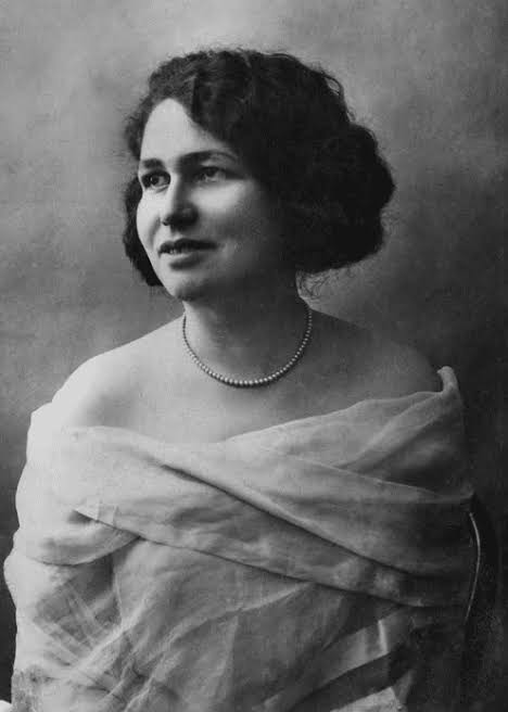 Biografía de Abigaíl Mejía: La Precursora del Sufragio Femenino en RD
