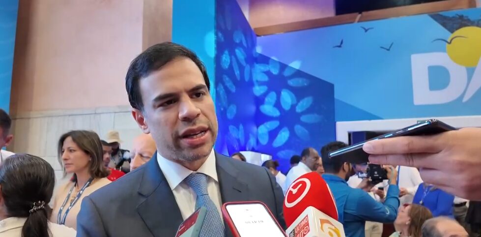 Roberto Ángel resalta potencial del turismo cinematográfico