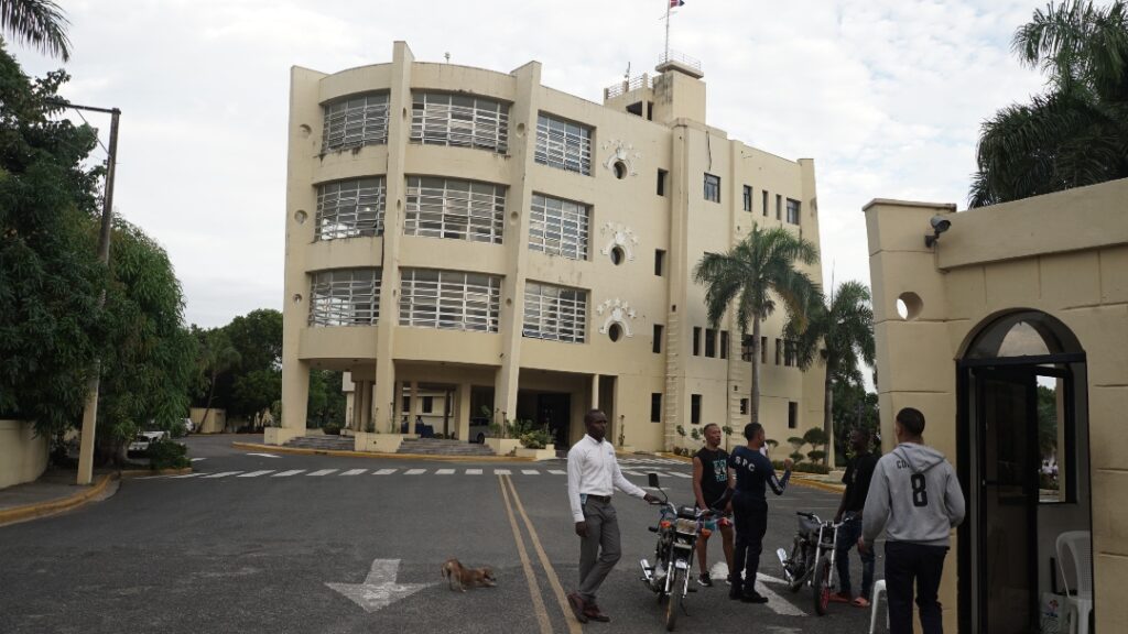 Dos monumentos, una historia: el legado arquitectónico de Trujillo en San Cristóbal - Noticias de hoy en República Dominicana | De Último Minuto