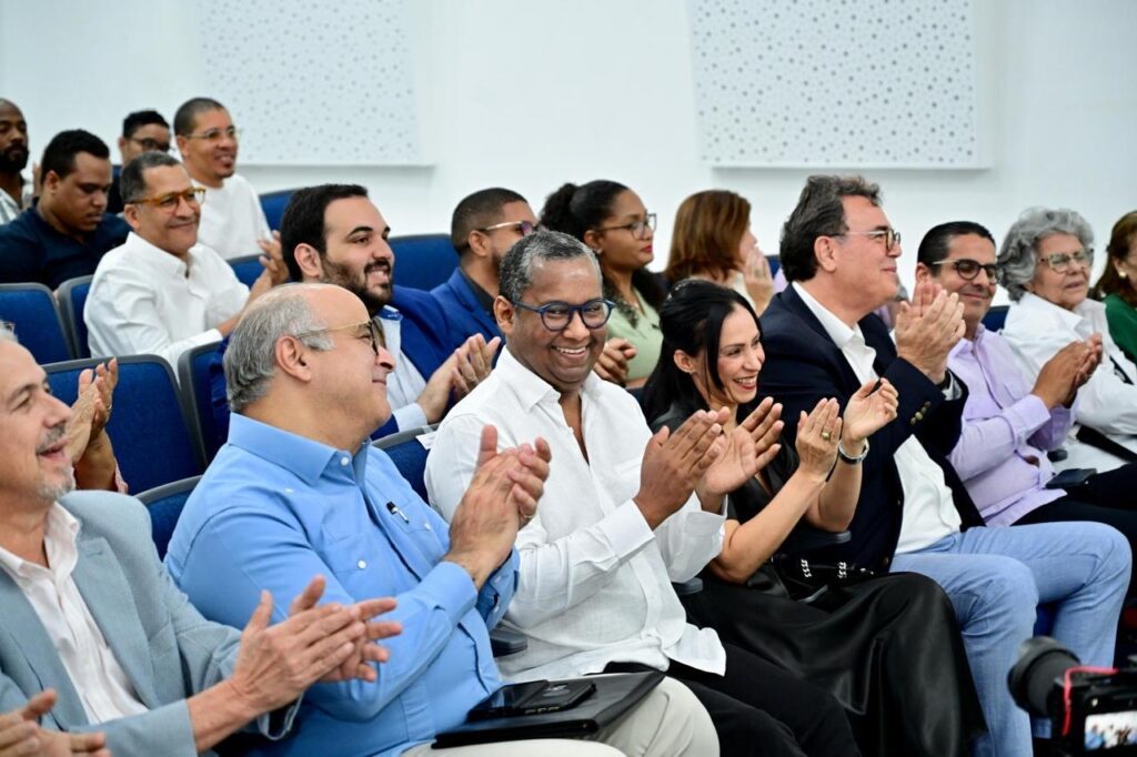 “HONESTY BY JUAN CARLOS REYES" destaca como una muestra de gran valor en el Museo de Arte Moderno | 6 | “HONESTY BY JUAN CARLOS REYES" destaca como una muestra de gran valor en el Museo de Arte Moderno - Noticias de hoy en República Dominicana | De Último Minuto