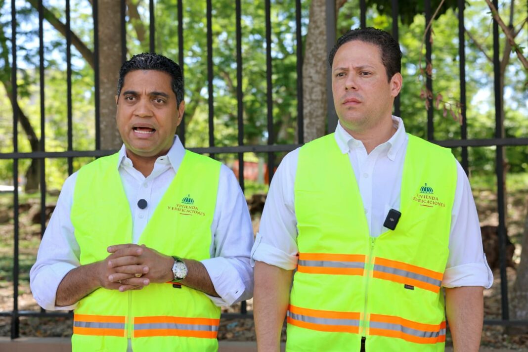 Ministros Carlos Bonilla y Kelvin Cruz supervisan remodelación del Centro Olímpico