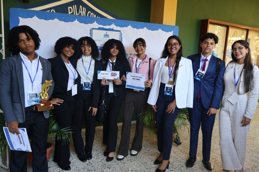 Estudiantes del Colegio San Martín de Porres se convierten en líderes globales en Modelo de Naciones Unidas