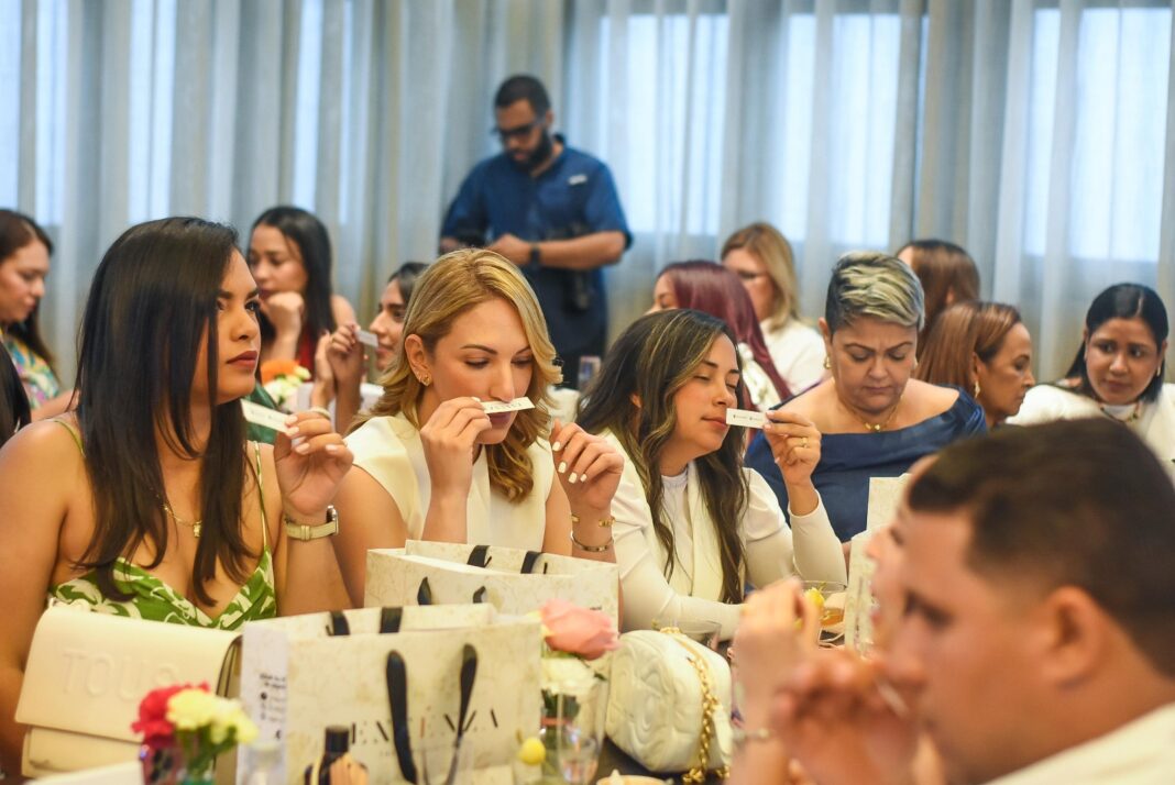 Celebran Gran Cata de Perfumes junto al perfumista internacional Andreas Skevoulis