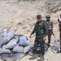 Autoridades incautan carbón y cigarrillos ilegales en operativo en Jimaní