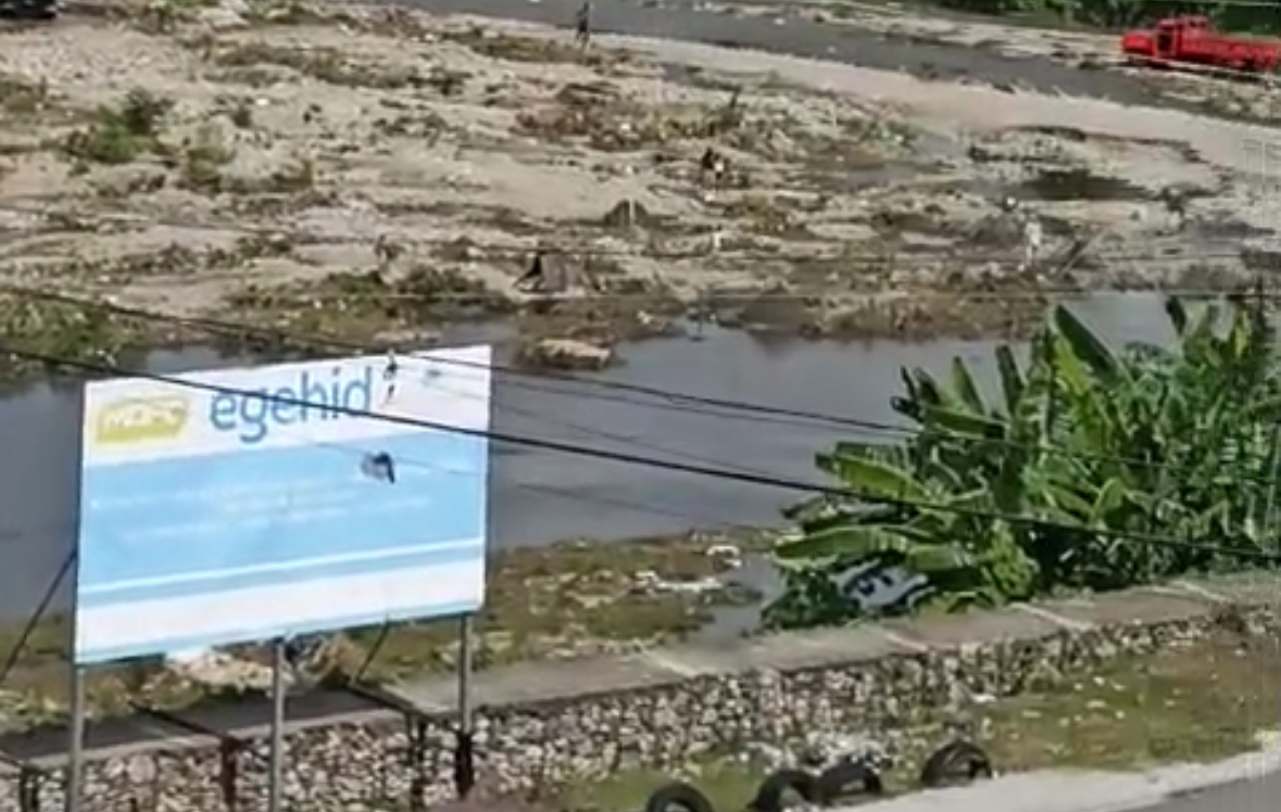 Denuncian extracción ilegal de arena del río Nigua en Madre Vieja, San Cristóbal - Noticias de hoy en República Dominicana | De Último Minuto