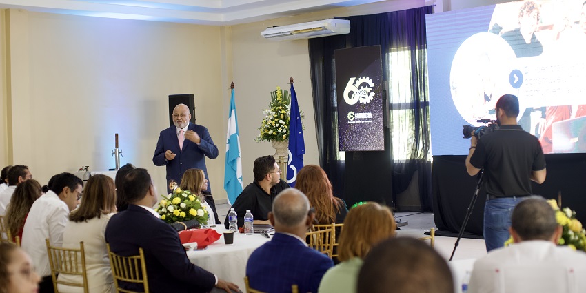 Roberto Fulcar lleva su visión de “Liderazgo Trascendente” a Honduras ante líderes de seis países - Noticias de hoy en República Dominicana | De Último Minuto