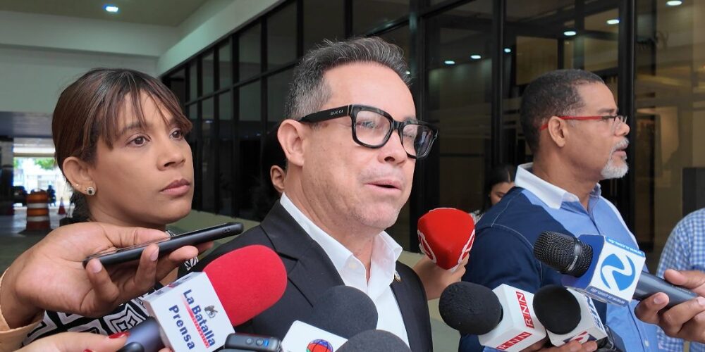 Amado Díaz sobre interpelación a Faride: “No negamos nada de plano, evaluaremos lo que más conviene al país”
