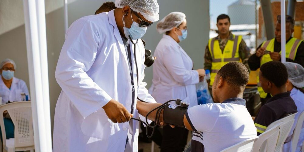 Intrant sorprende con pruebas de dopaje a 243 choferes: uno positivo y 20 con problemas de salud