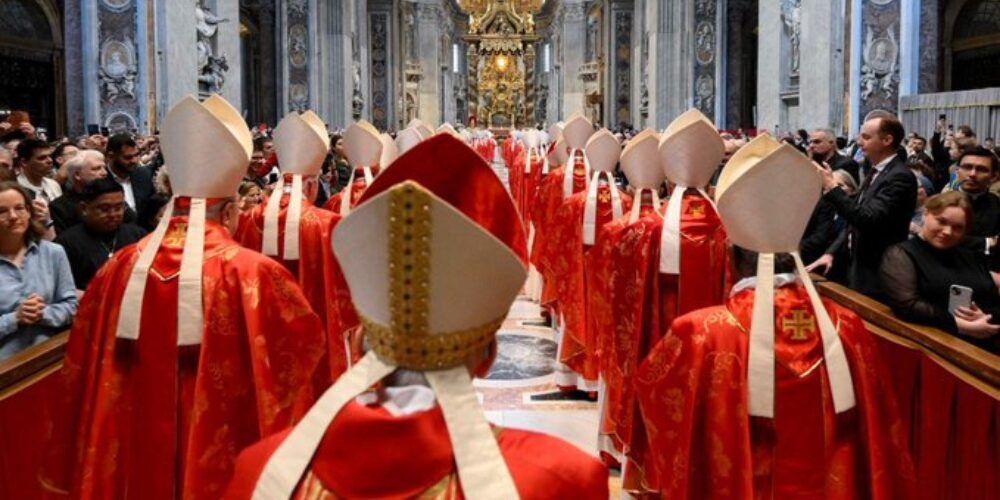 ¿Cómo votan los cardenales del cónclave para la elección del nuevo papa?