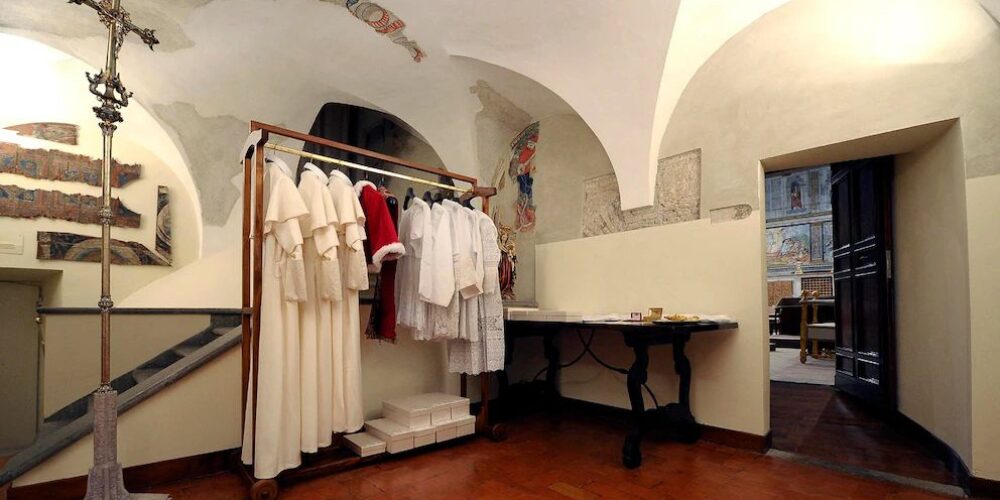 El nuevo papa, a la Sala de las Lágrimas antes de aparecer en el balcón