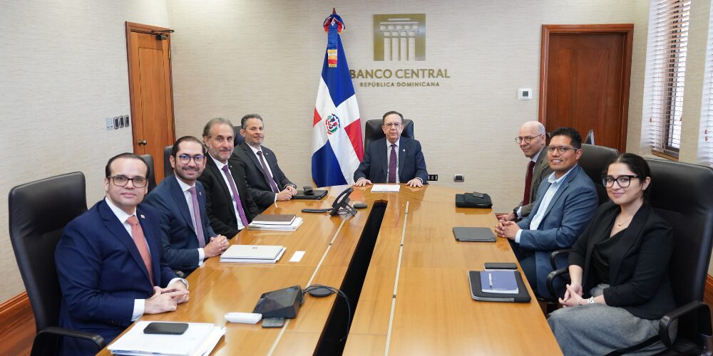 Valdez Albizu comparte con ejecutivos de Morgan Stanley una panorámica de la actividad económica en RD