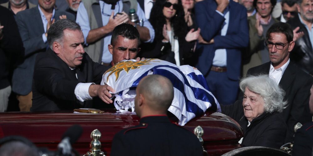 Comienza el cortejo fúnebre del expresidente uruguayo José Mujica