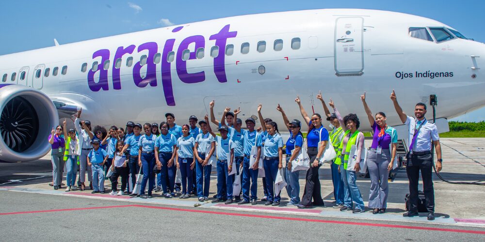Arajet promueve que niños y jóvenes incursionen en la aviación con programa “Piloto por un día” - Noticias de hoy en República Dominicana | De Último Minuto