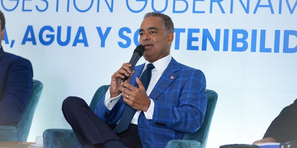 Ministro Santos pondera importancia de la seguridad energética