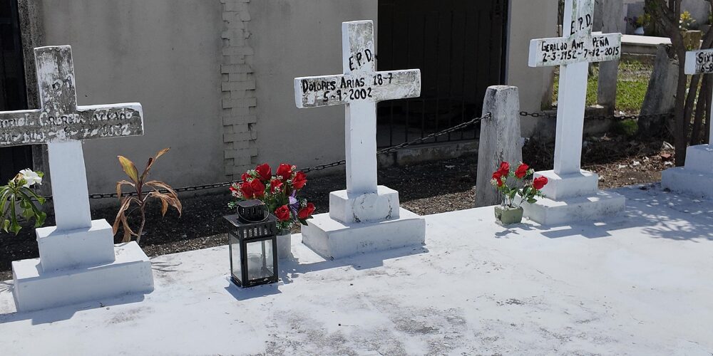 Ventas de flores se dinamizan en el Cristo Redentor en este Día de las Madres