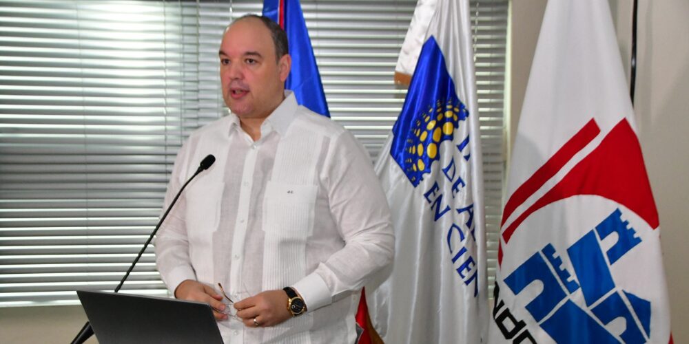 Exministro de Comercio advierte que RD podría perder US$1,000 millones si EE.UU. impone arancel a remesas